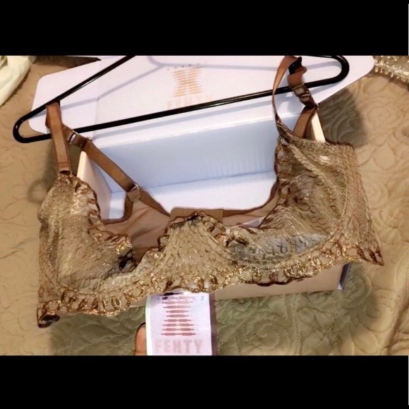 Metallic Chain Sexy Bra 😍 - Picture 3 of 3